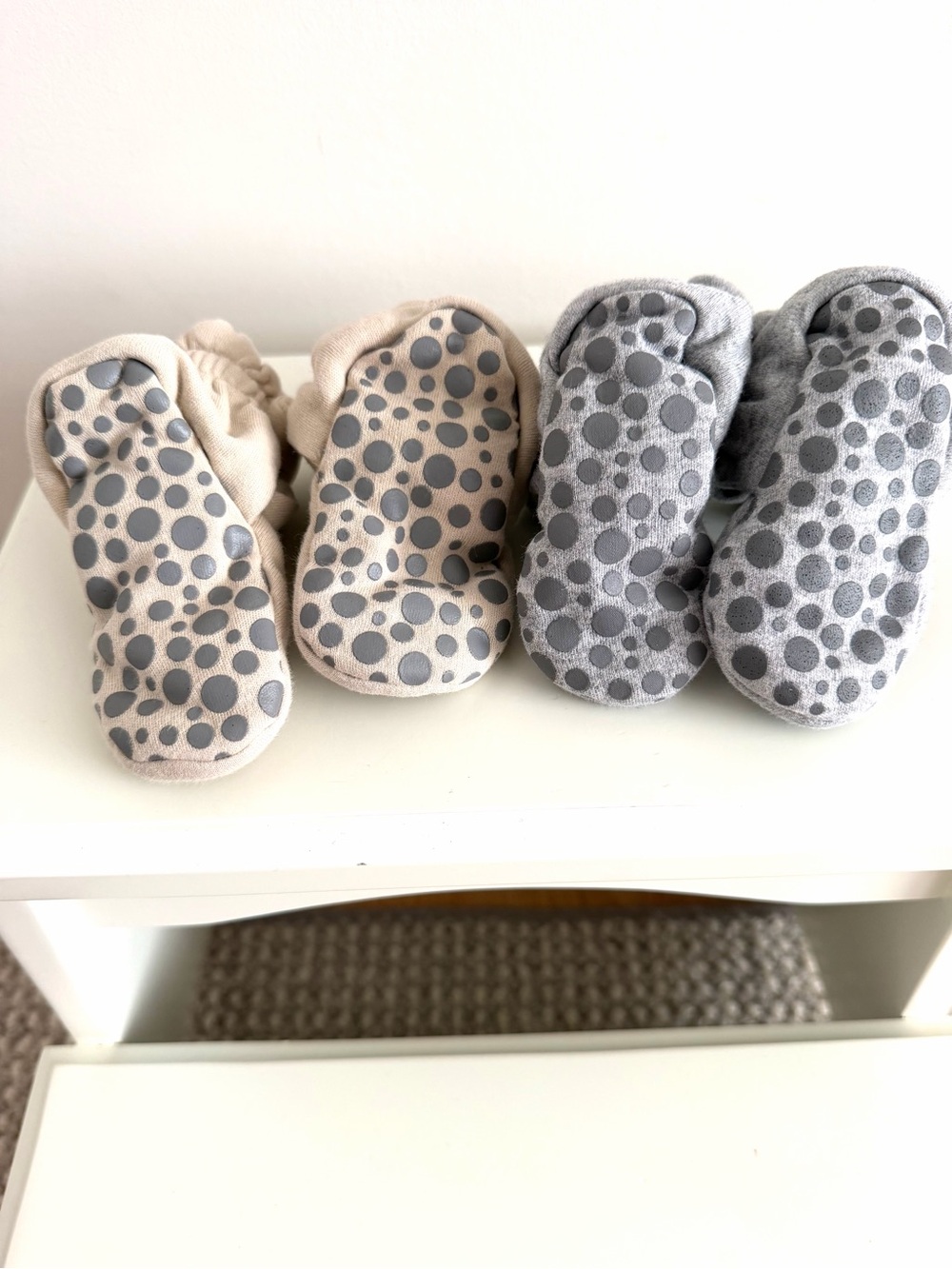 Zutano Organic Cotton Baby Booties Bundle (2 Pairs) 12 Months – Khaki & Gray - Picture 3 of 11